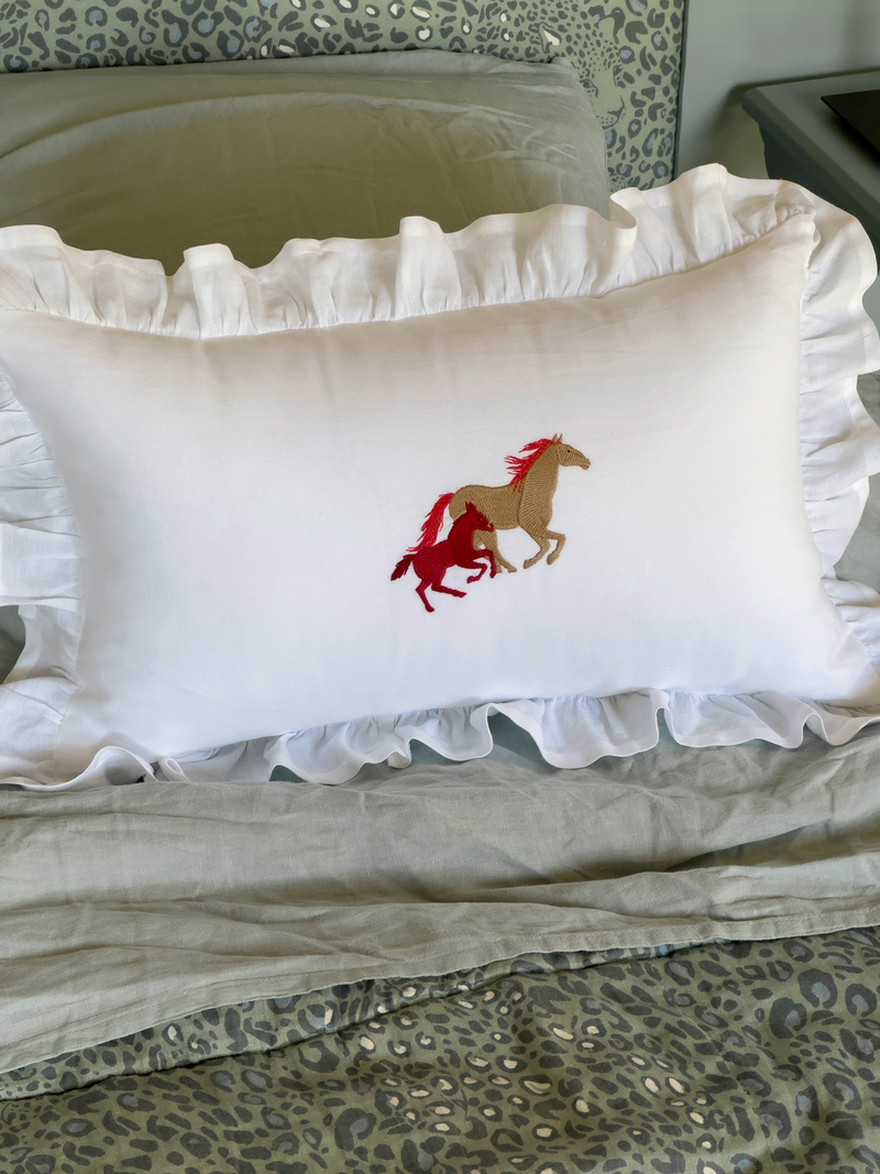 coussin volant broderie cheval