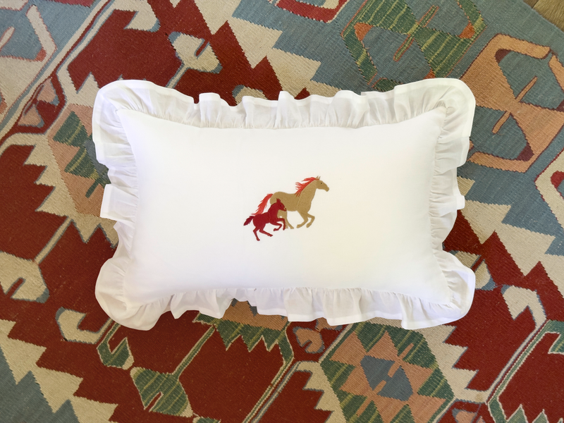 coussin volant broderie cheval