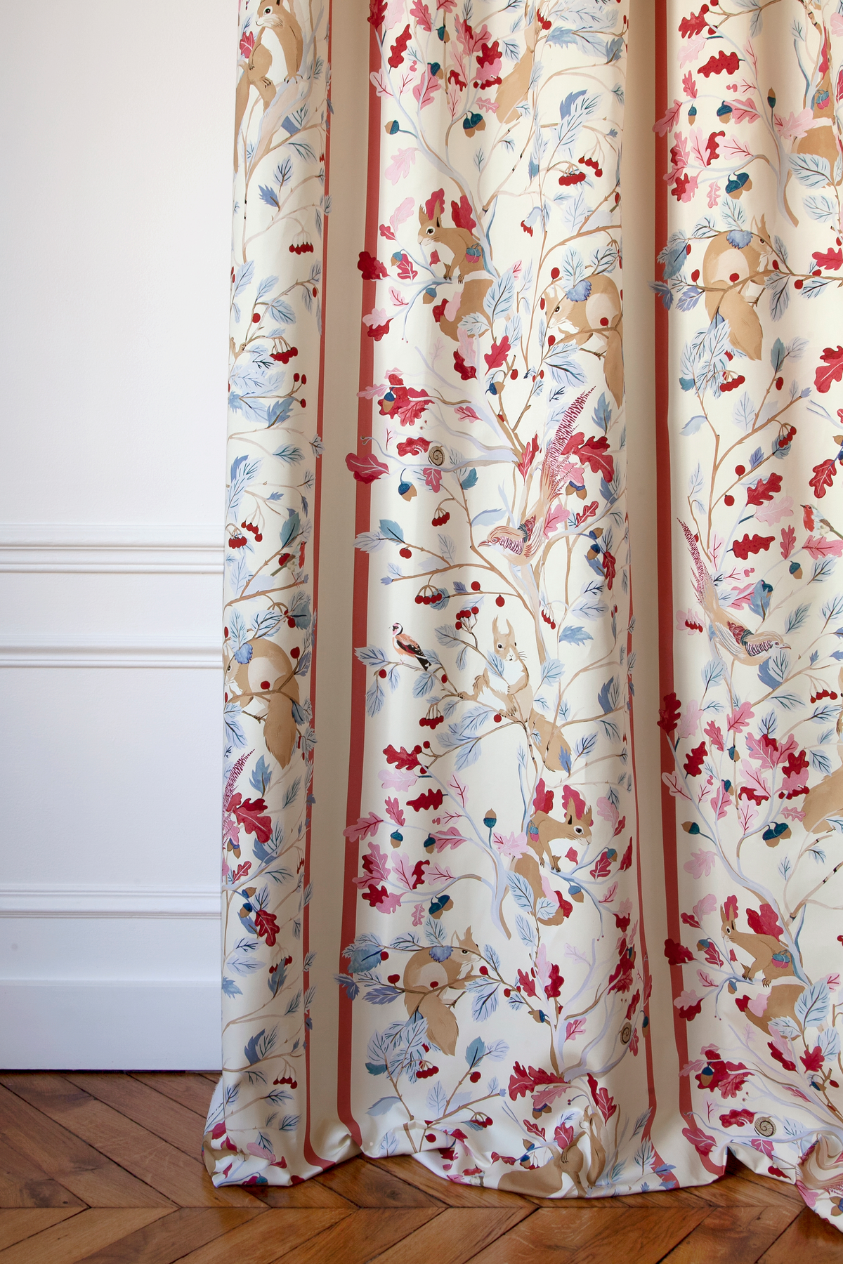 little cabari tissu ameublement animaux arbre couleur rose beige