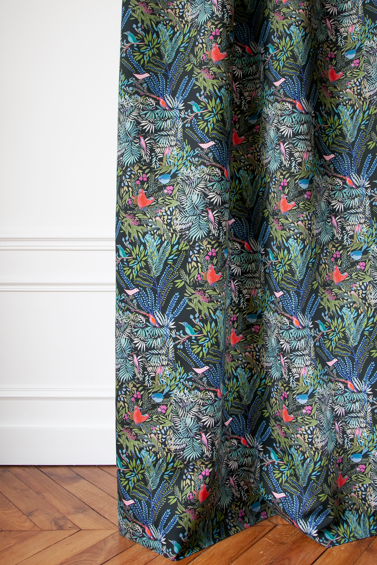 Little Cabari tissu d'ameublement rideau oiseau feuille couleur noir bleu rouge vert