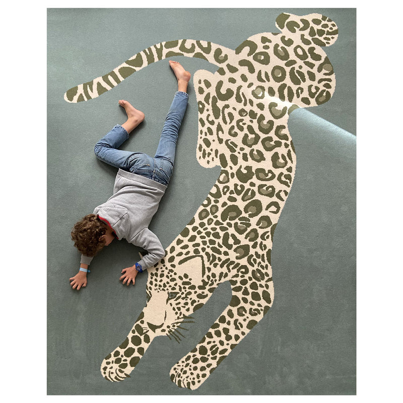 tapis bleu leopard